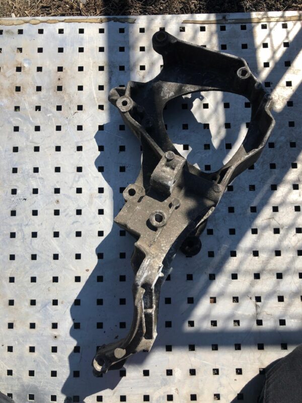 ŁAPA SILNIKA MASTER II MOVANO 8200457448