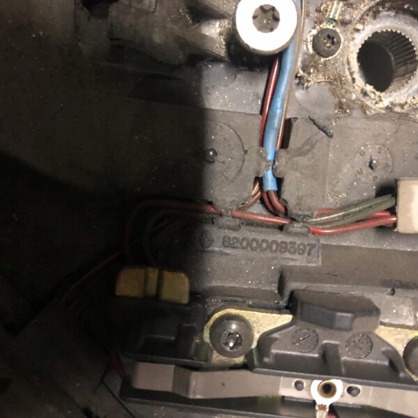 KIEROWNICA RENAULT TRAFIC VIVARO 555068600