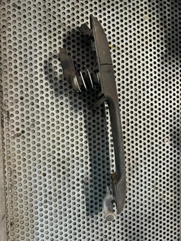 KLAMKA ZEWNĘTRZNA DRZWI PRAWY PRZÓD MERCEDES VITO 639