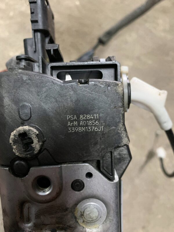 ZAMEK DRZWI LEWY PRZÓD CITROEN BERLINGO PSA828405