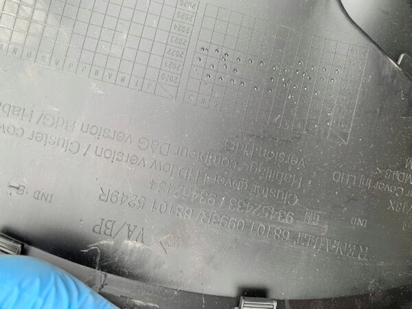 OSŁONA LICZNIKA TRAFIC III 681010993R