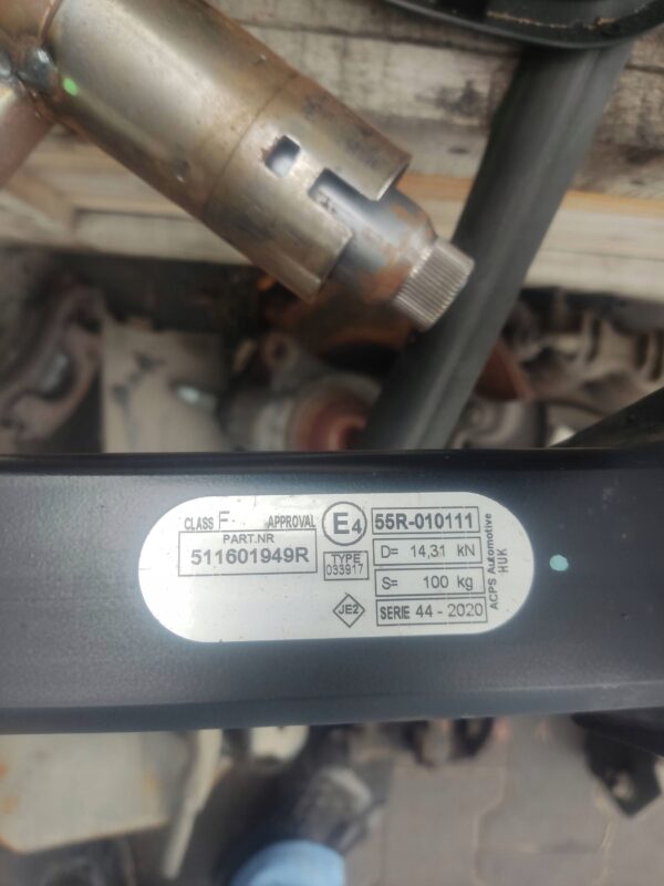 8b037765efec5533ca70dda3e7104b61