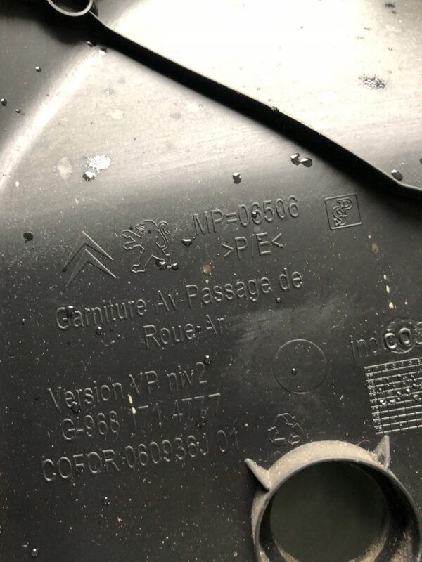 BOCZEK BAGAŻNIKA LEWY BERLINGO 14- 9681714777