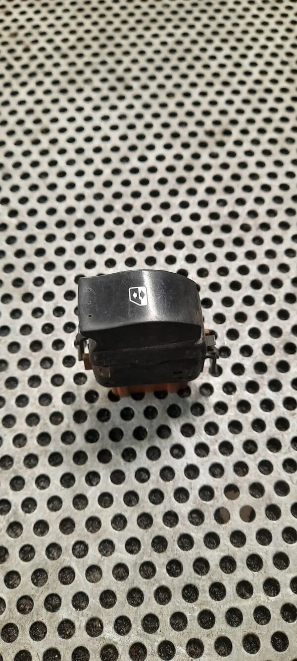 PRZYCISK SZYBY VIVARO 2548905