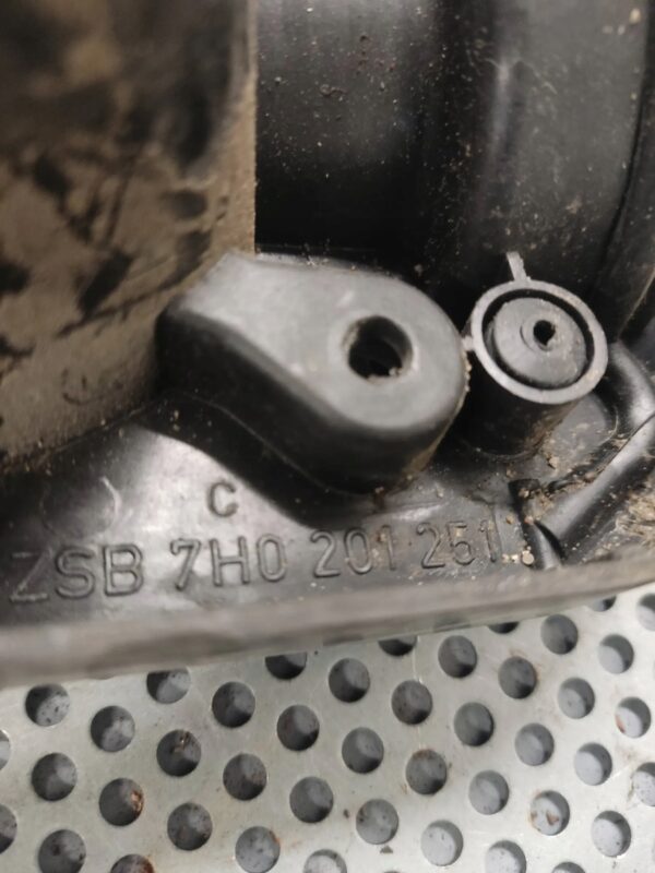 OBUDOWA WLEWU PALIWA VOLKSWAGEN T5 7H0201251