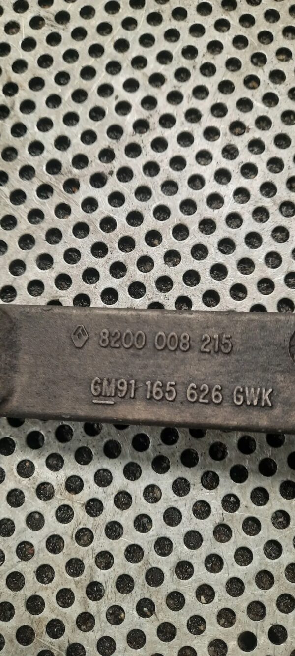 MOCOWANIE ŁAPA SILNIKA 8200008215 OPEL VIVARO