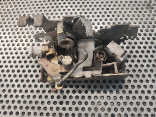 ZAMEK DRZWI PRAWY MERCEDES SPRINTER 901 A9017201135