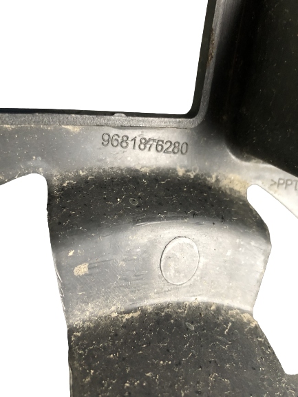 RAMKA HALOGENU LEWA BERLINGO 14- 9681876280