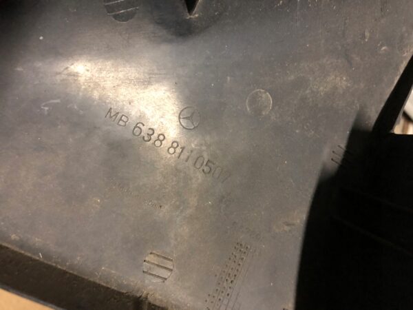 OSŁONA LUSTERKA PRAWA MERCEDES VITO 638 6383110507