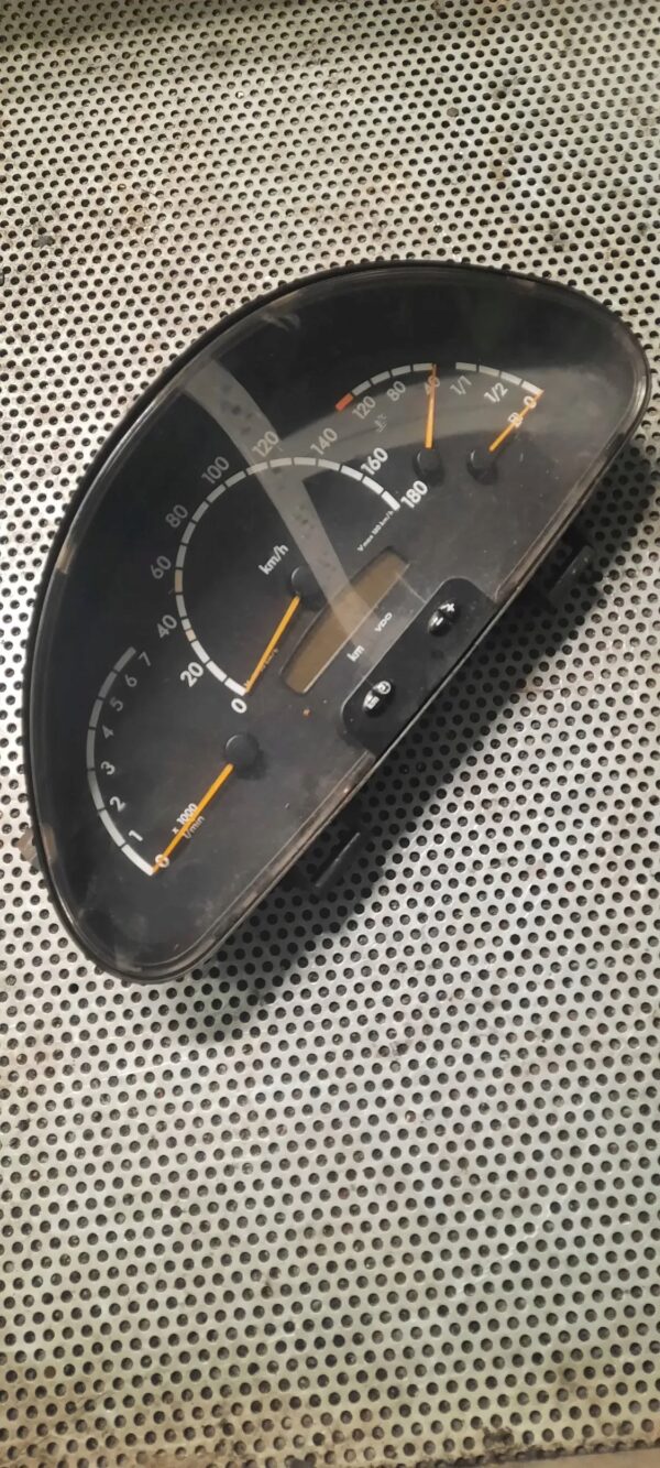 LICZNIK MERCEDES SPRINTER 88311295