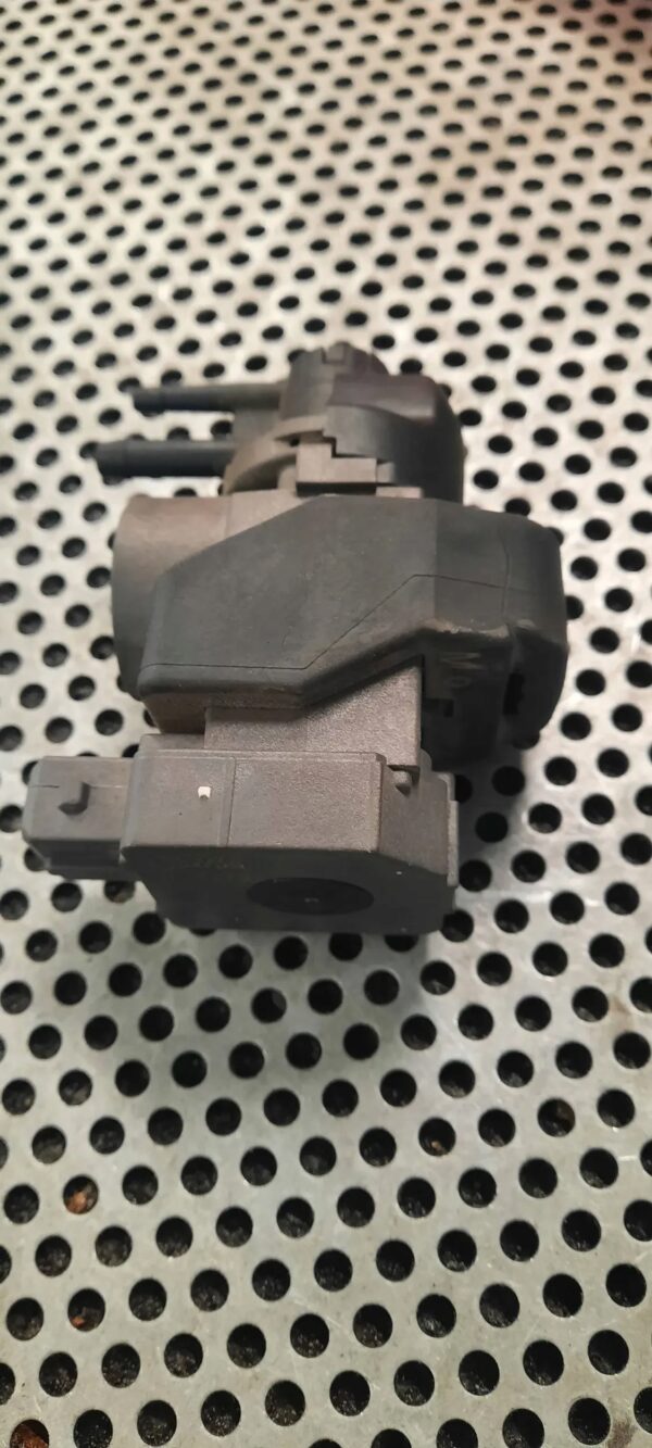 ZAWÓR EGR PA66GF30 FORD TRANSIT