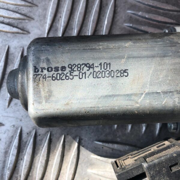 SILNICZEK SZYBY PRAWY PRZÓD VITO 928794-101