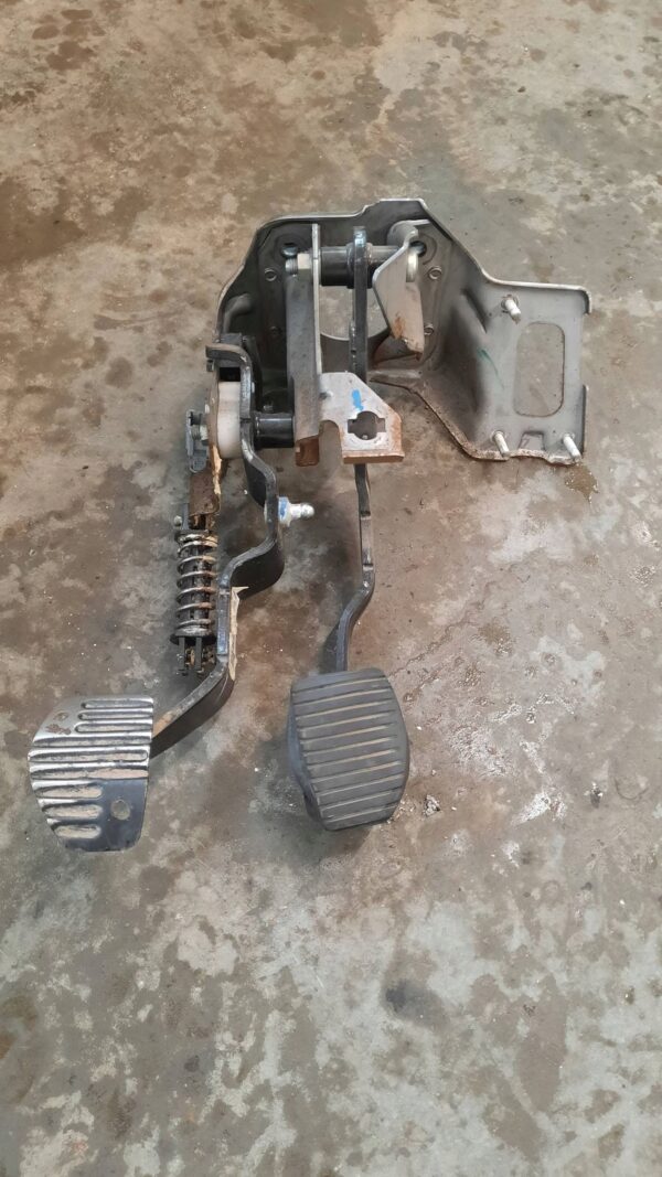 dc3e37b9c9c4613e2ba77a21b1445fe1