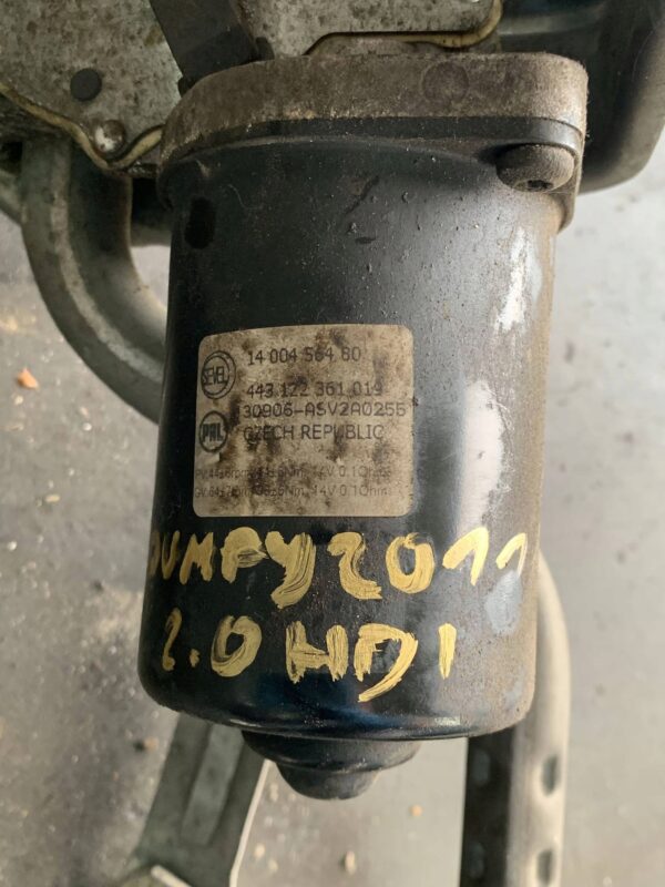 6741630872d547f3e9e02e577e2a32e1