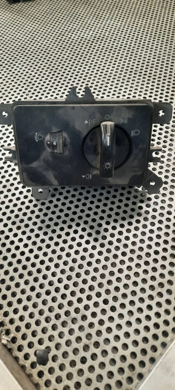 5df586604b1a2f9779d86360ad48421d