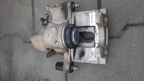 e15751de33ea2b1a58fba6fc81db3957