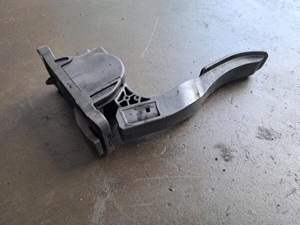 f7d576f00966d4f3972aee3a0f2ea0e5