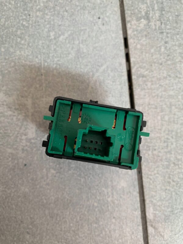 6de85eb4d2fe1b40c8a89f5005cd8346