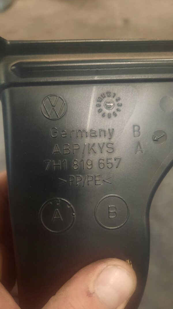 607b5a2d68b4f3c603c3885d6e1a1ce2