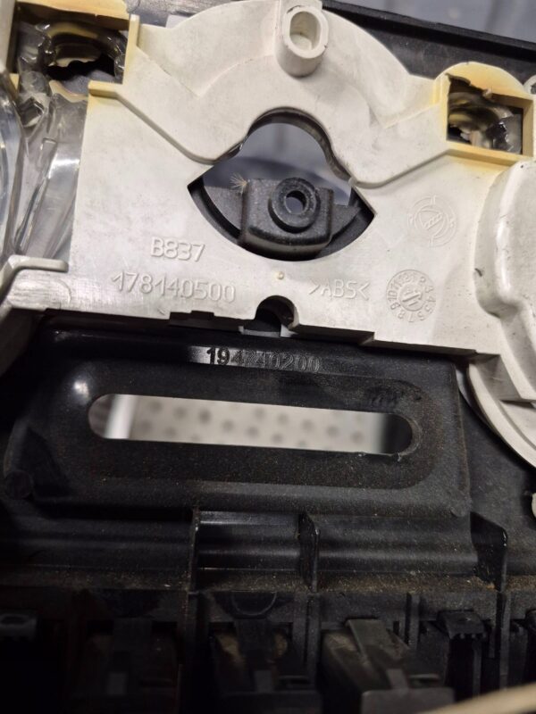 b1dd36f037874d8bbdb331df34d551fc