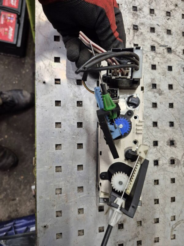 7e12c1fcb341d5d49033af8a7dff8a0f