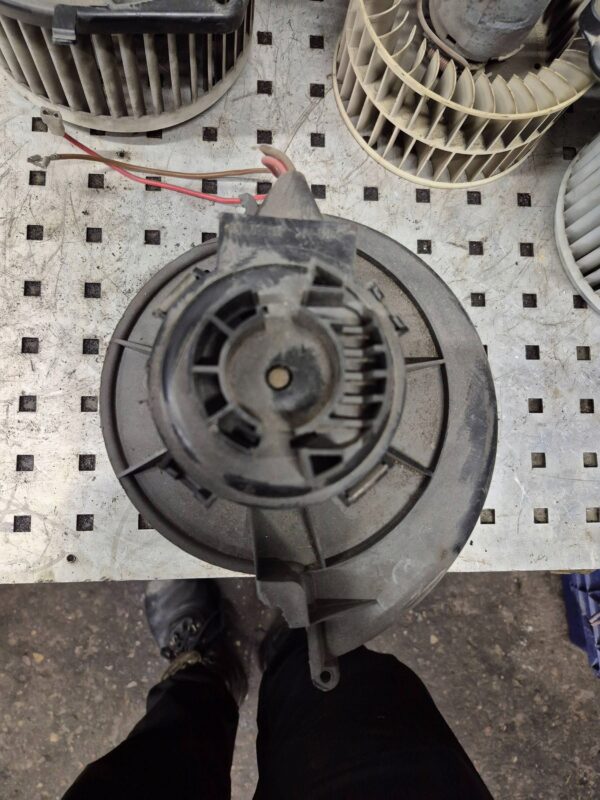 1d699187fe8dae42d5a92bf6a4681706