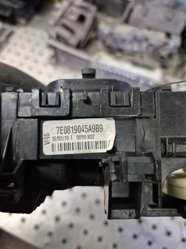 01a34ad773394ba35bdbc9e6b5925804