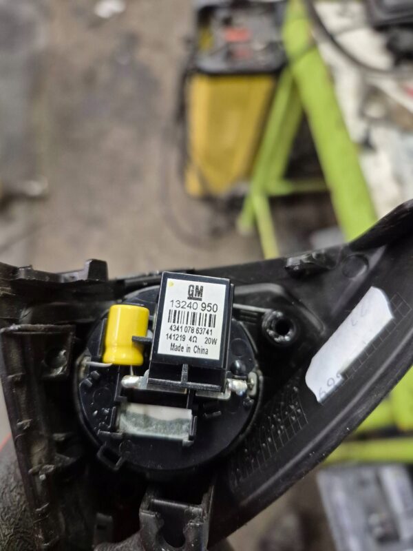 4abe64955e6dee9a15334eeb1de3dae7