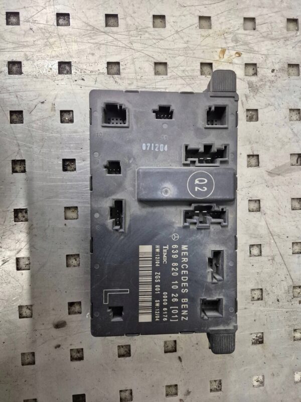 9321e22a5b3a9115375e979591e4a173