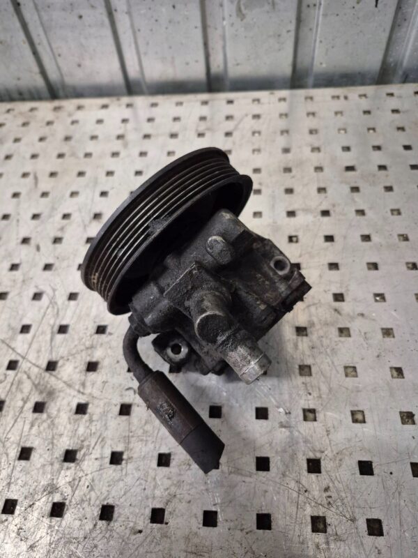 64588a6bbfa6ff28653825ea4d7d17b0