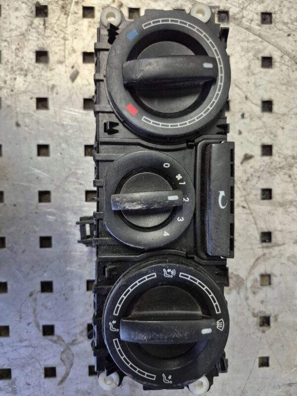 5ad05ec8c17a6ba3c7ff77bf7fb52d57