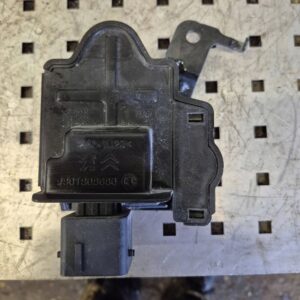 c77d02845cabd488545e79779122213e