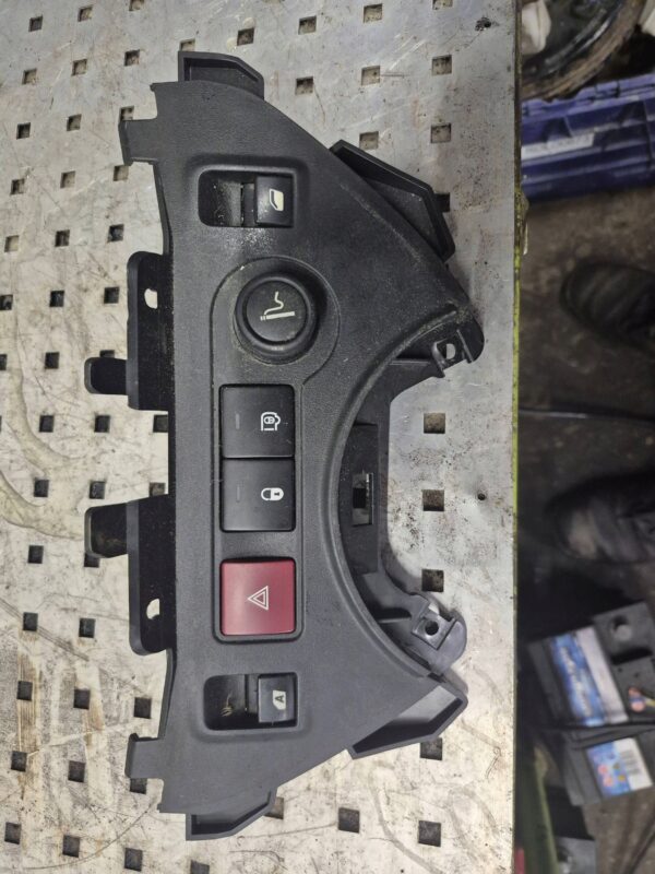 239bc5d18475f968b23b65d5b3a04d83