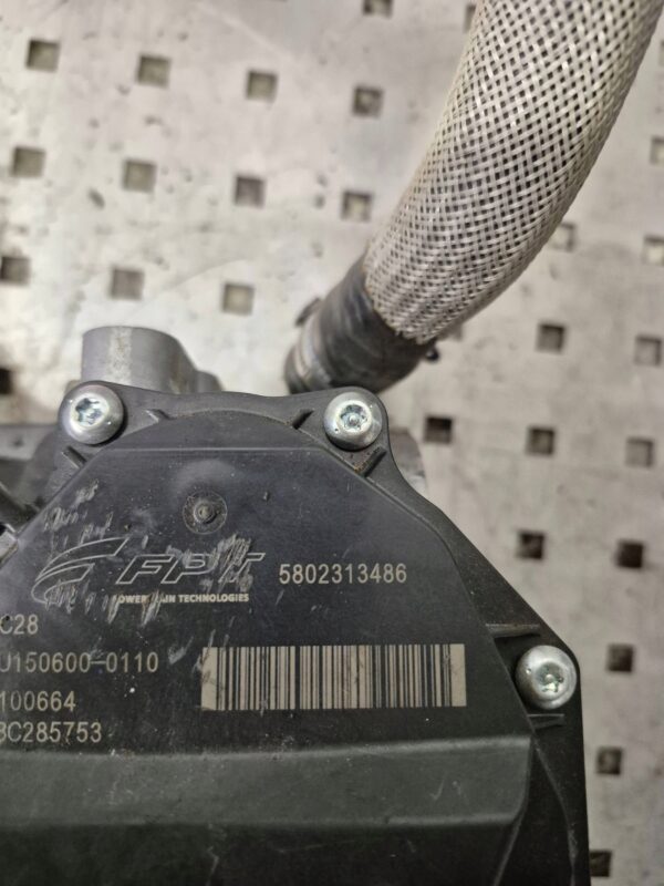 2b9ac3a5878701637cb501cc247855e4