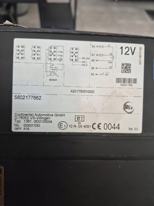 f7046aaa400b1579bc7cb0fa34a0a441