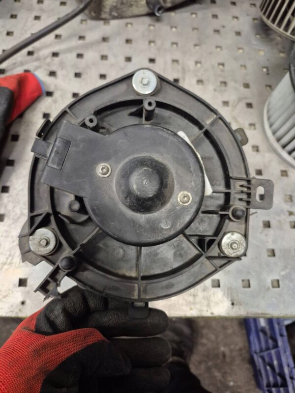 464a0e6e579f326e775c820f2c4a1abb