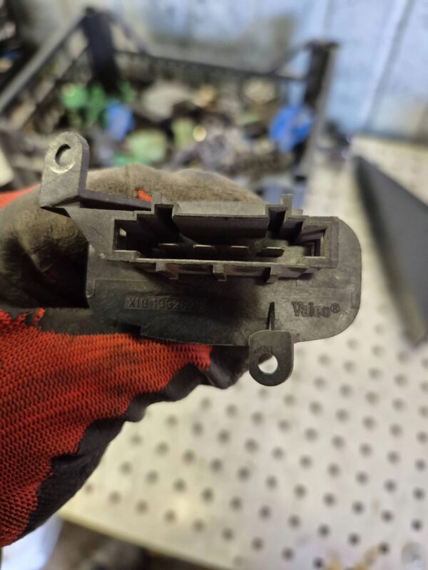 1d06ead67f28143b5b741cefe3ff11f6