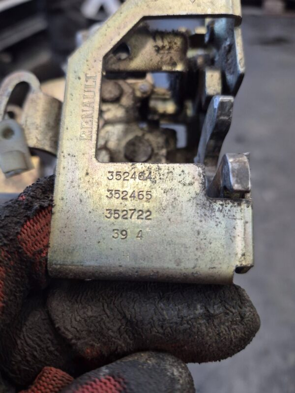 fad5fbdf52ff19a2ae39ba0e86a8058d