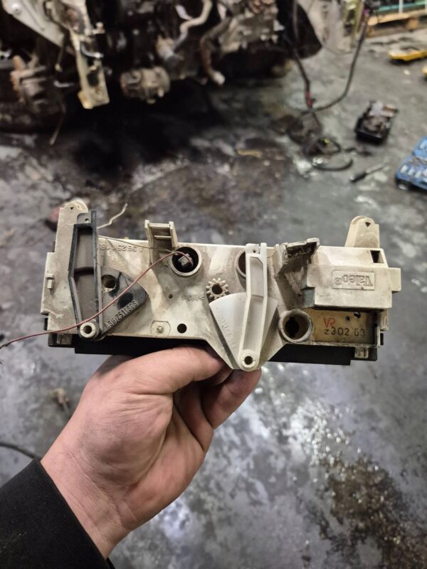 ef47b9793df52b59496569712a5c8862