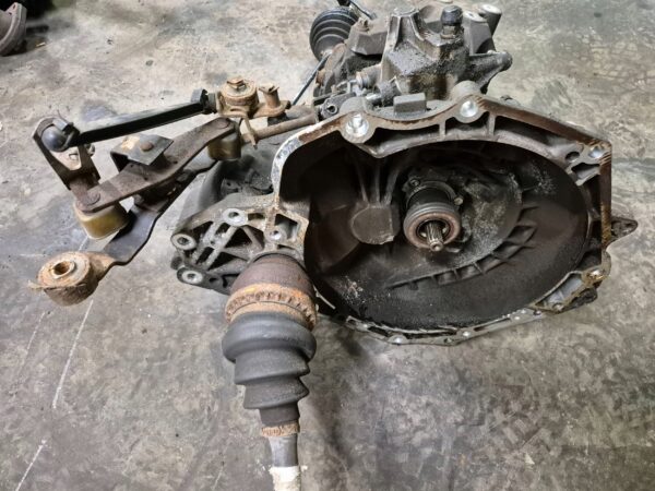 2f1d5776680c0be6382c02539a547d9c