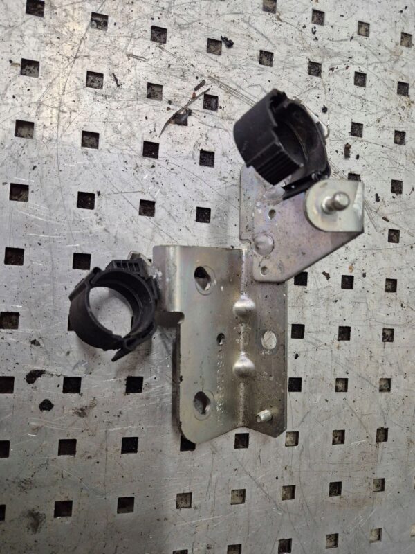 1884cb8c1163705b2e66f240f6738a4a