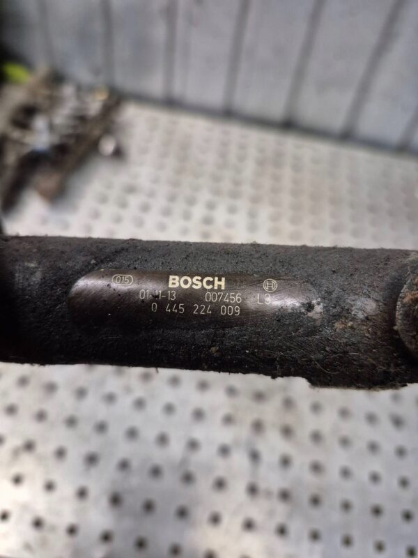 820fb3c8d5b4984a29d13fb93a401e36