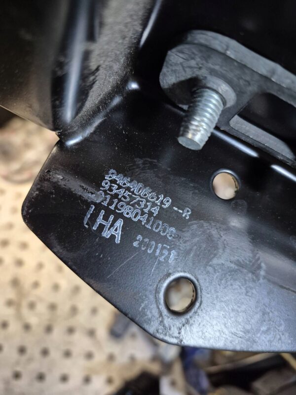 2000d432d986a968f032a55ebd6367cc