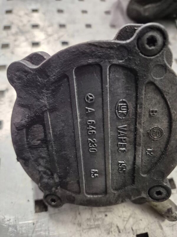 7640f2ac37d34c6426a4dd757aa7f57b