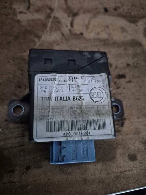 c2a033dfd72882653cbf40c5e8ed3990