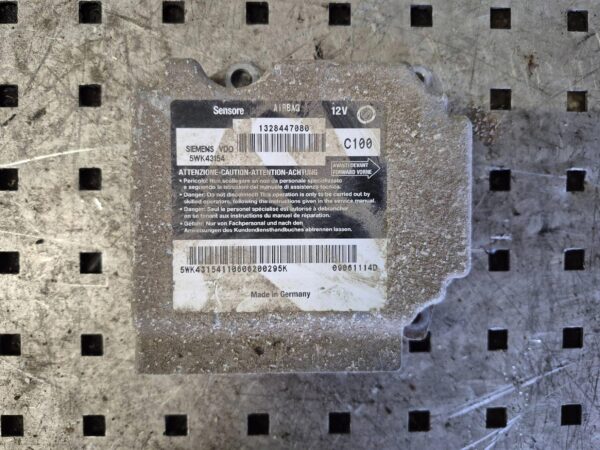 5260c4e5949b58bd30b23aa93850d3c6