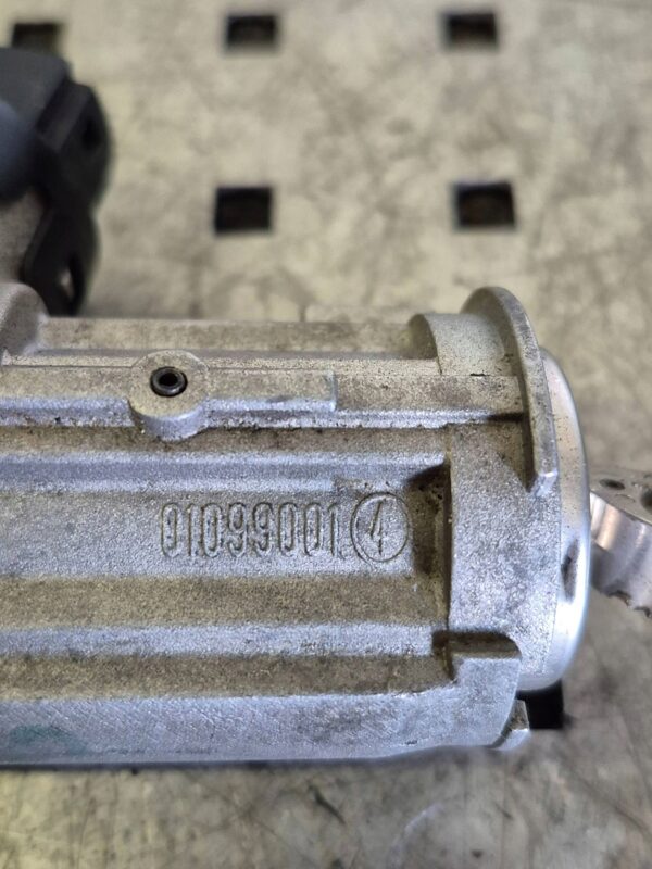 0015cd0feae90af58c6b4449b8d5d694