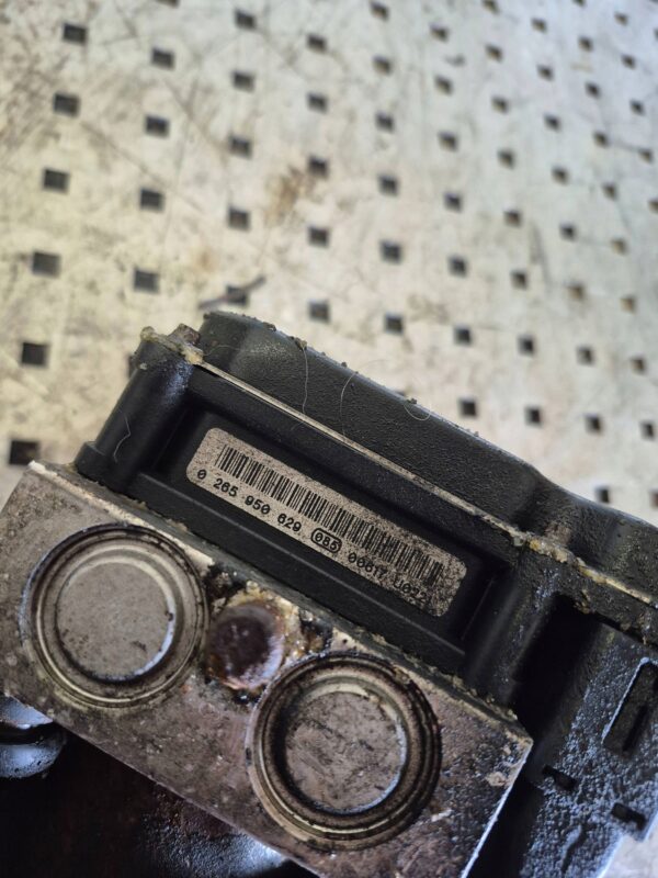 80b3d28eff63f85ded9f12a9d359a960