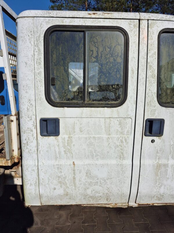 3e4b16c6a9943178ef9ce42ad0dc4d77