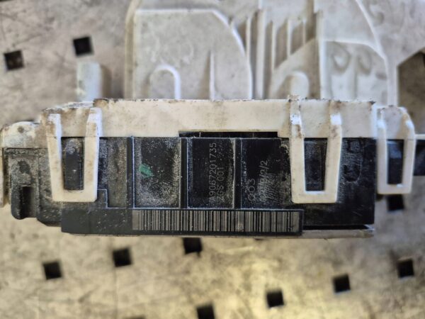 a1dd0eebfe452fce51b3677093a10f70